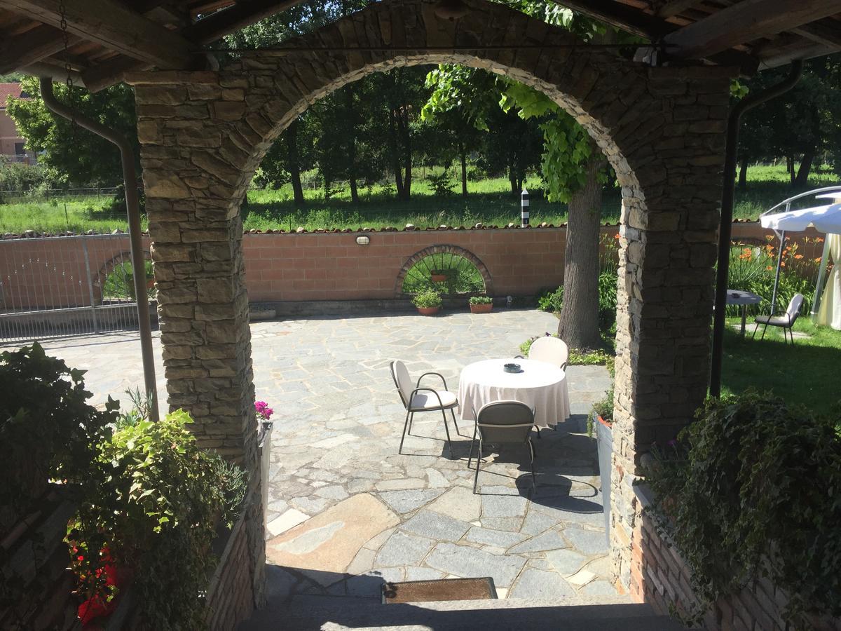 Gasthaus Ca 'D Gnese Castagnole delle Lanze Exterior foto