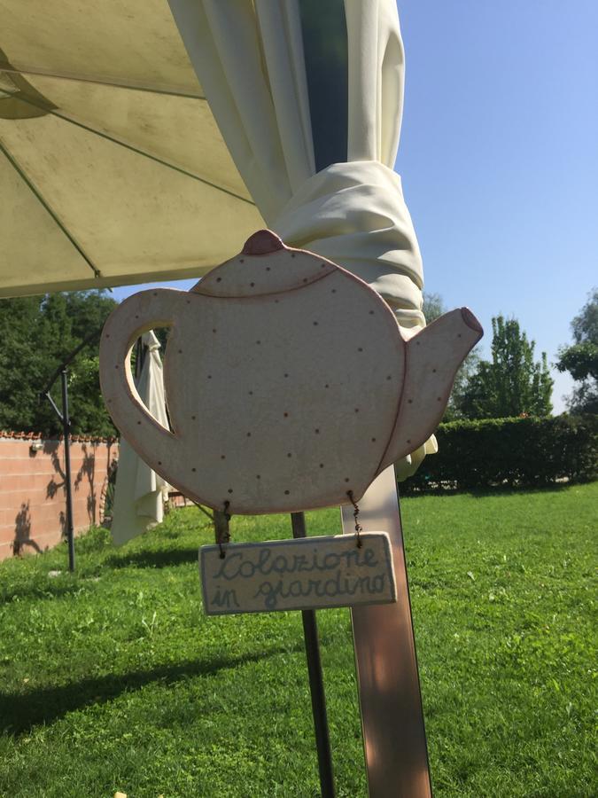 Gasthaus Ca 'D Gnese Castagnole delle Lanze Exterior foto